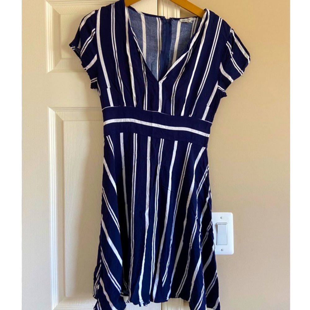 Casual V-neck medium blue and white dress